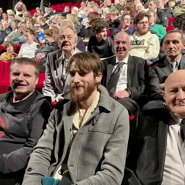 photo jean-michel magniez, sébastien castel, régis ameline, françois bontemps, guillaume léry et didier labbé à l’heure de découvrir le résultat final du film « la dame », porté par le gem et toi de bayeux (calvados).  ©  ouest-france