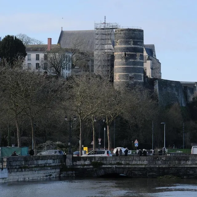 Avec la fermeture des voies sur berges, la circulation est particulièrement difficile dans les rues d’Angers ce mardi 17 février 2026. Simon Torlotin / Ouest-France photo avec la fermeture des voies sur berges, la circulation est particulièrement difficile dans les rues d’angers ce mardi 17 février 2026. © simon torlotin / ouest-france