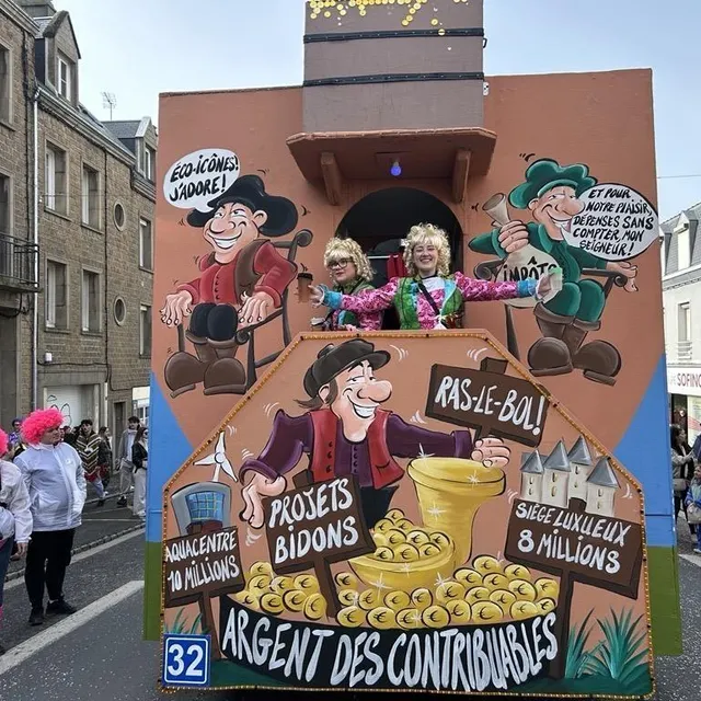 photo les carnavaliers ont toujours beaucoup de messages à faire passer à leurs représentants locaux ou nationaux.  ©  ouest-france