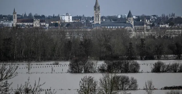 photo  lors des gros épisodes de pluie, l’orne sort de son lit recouvrant les champs d’eau, de caen jusqu’à louvigny (calvados).  &copy;  martin roche / archives ouest-france 