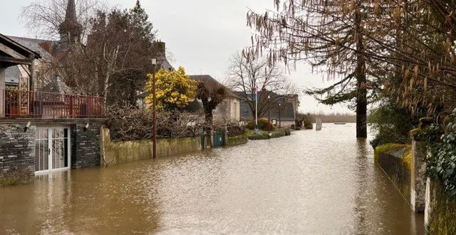 photo  le quai de la noë est entièrement submergé.  &copy;  mairie de bouchemaine 