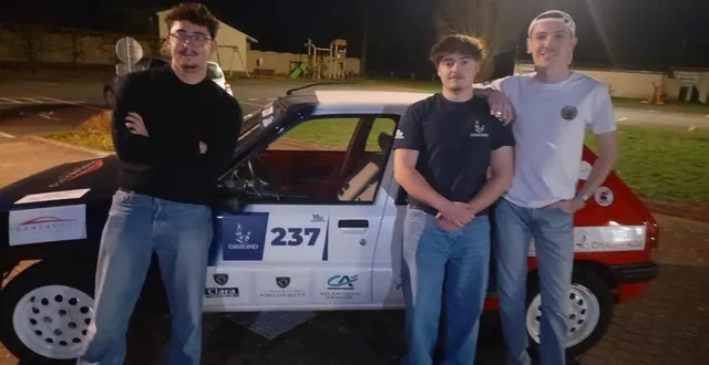 photo  colin, dimitri et jules (de gauche à droite) ont remercié leurs soutiens et laly, pour le support communication dans les médias durant leur périple.  &copy;  co 