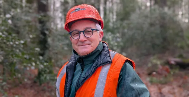 photo  hervé daviau, responsable onf de l’unité territoriale sarthe - mayenne avance les projets 2026 pour la forêt de bercé, labellisée forêt d’exception.  &copy;  ouest-france 