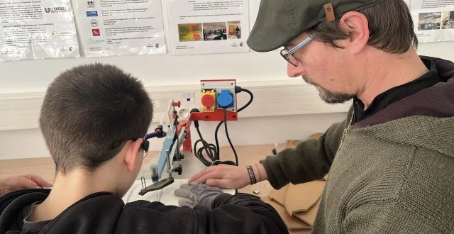 photo  les jeunes de communes alentour bénéficient également des atouts de la forge à saint-rémy-sur-orne, à l’image du fablab utilisé par le local jeunes de thury.  &copy;  ouest-france 