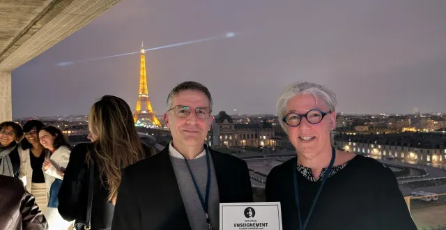 photo  catherine clédern et charles pézerat, respectivement directrice adjointe et directeur de l’ensim, ont reçu le prix elisabeth-moreno dans la catégorie enseignement.  &copy;  photo ensim 