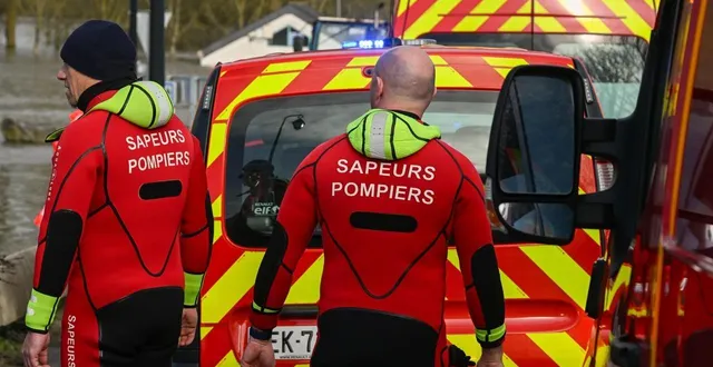 photo  les secours sont aussi mobilisés pour tenter de retrouver le troisième kayakiste, disparu à chalonnes-sur-loire.  &copy;  illustration co - laurent combet 