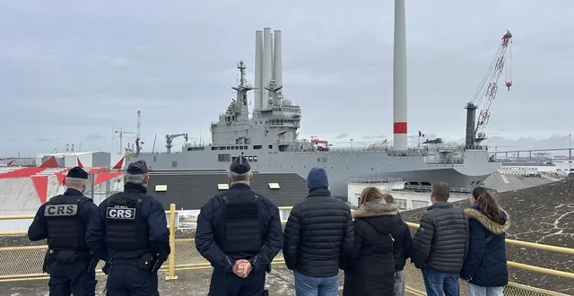 photo  samedi, sur inscription, il sera possible de visiter le porte-hélicoptères amphibie tonnerre, dans le port de saint-nazaire.  &copy;  ouest france 