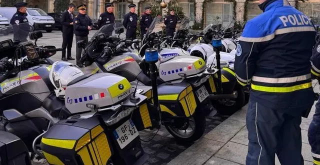 photo  les motocyclistes de la crs ouest ont été accueillis lundi à angers.  &copy;  archives co 
