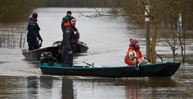 photo  comme ici à rochefort-sur-loire, de nombreuses zones du département sont sous les eaux.  &copy;  co - josselin clair 