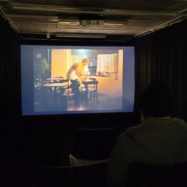 photo les bains-douches ont aussi inauguré une salle consacrée à la projection de films et de vidéos.  ©  ouest-france