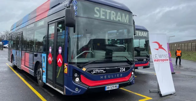 photo  nouvelle énergie, nouvelle livrée pour les bus électriques de la setram.  &copy;  ouest-france 