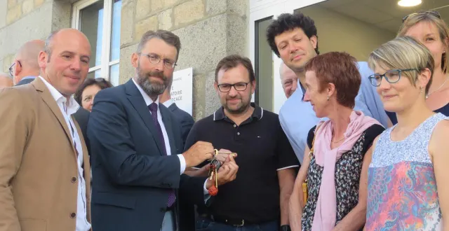 photo  le 11 juillet 2019, dr philippe hourman s’était vu remettre, au nom de tous ses confrères, les clés du psla dont il avait contribué grandement à la création et à la structuration.   &copy;  archives ouest-france 