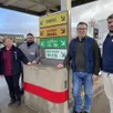 photo  bernard corbel (deuxième à partir de la droite) est le patron de la station-service de la route de paris depuis trente ans. 