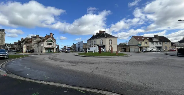 photo  le refus d’obtempérer s’est produit exactement à cet emplacement sur ce rond-point, lundi 16 février 2026, avant 15 h.  &copy;  ouest-france 