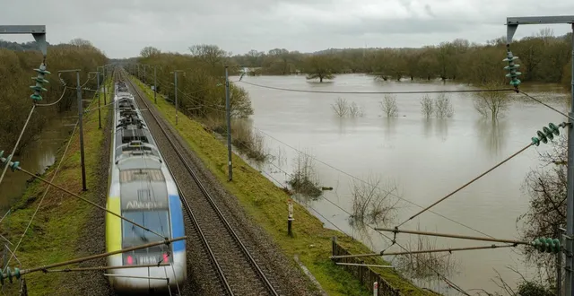 photo  les crues en loire-atlantique. ici aux alentours d’oudon. trains, voie ferrée. mercredi 18 février 2026. photo : simon torlotin / ouest-france  &copy;  simon torlotin / ouest-france 