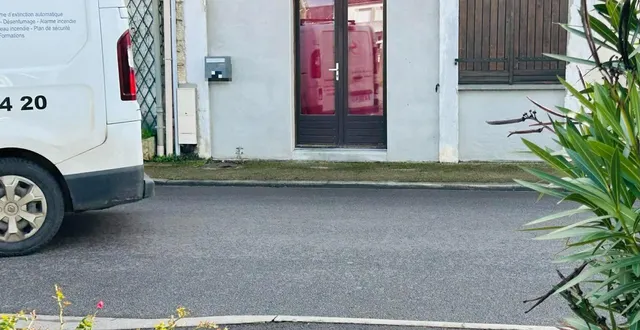 photo  tout le monde ignore pour l’heure ce qui s’est déroulé derrière «la petite maison aux rideaux rouges».  &copy;  co - jordan guerin-morin 