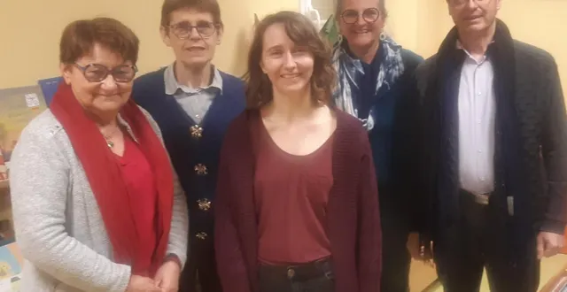 photo  de gauche à droite : nicole berthelot et marieclaude leroy, coprésidentes de la bibliothèque meignannaise ; sandra nédélec, nouvelle coordinatrice du réseau ; et christine mercier, coordinatrice sur le départ à la retraite ; et claude guérin, adjoint au maire en charge de la vie associative.  &copy;  ouest-france 