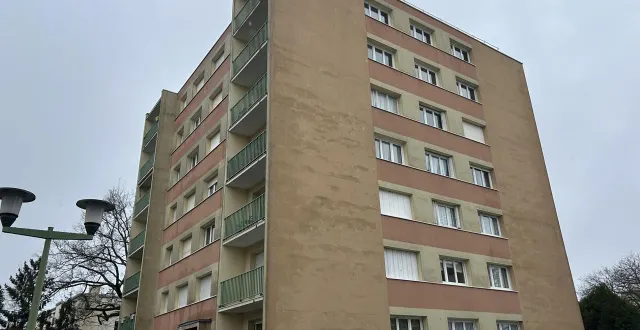 photo  des fuites d’eau à répétition sont à déplorer dans cet immeuble du 3, rue port-royal au mans (sarthe), le 13 février 2026.  &copy;  ouest-france 