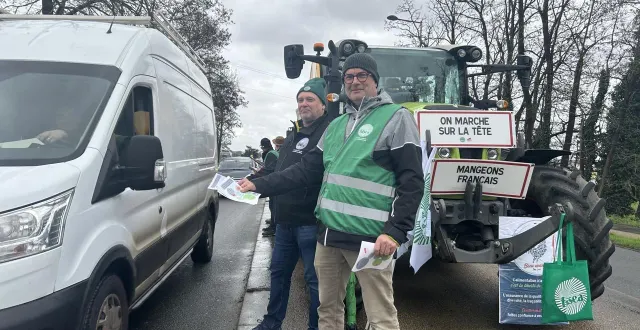 photo  la fdsea a mené une opération de communication autour de l’eau ce mercredi 18 février 2026 au pont arc-en-ciel à allonnes.  &copy;  le maine libre 