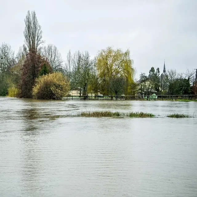 photo pour accéder à vivoin, dans le nord sarthe, c’est assez compliqué, les routes sont souvent barrées.  ©  photo le maine libre yvon loué