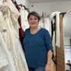 photo aline lebrun s’est lancée dans la revente de robes de mariée de seconde main à vire normandie (calvados) en décembre 2025.