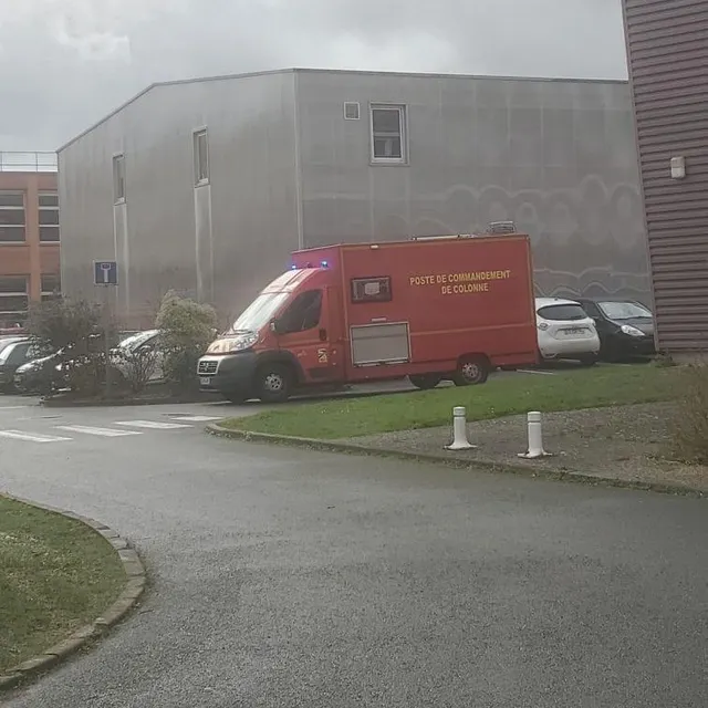 photo un poste de commandement de colonne a été installé ce jeudi 19 février 2026, sur le site de le mans université.  ©  ouest-france