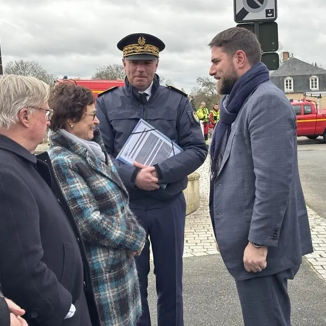 Le ministre de la Ville Vincent Jeanbrun a salué la maire de La Flèche, Nadine Grelet-Certenais. Ouest-France photo le ministre de la ville vincent jeanbrun a salué la maire de la flèche, nadine grelet-certenais. © ouest-france
