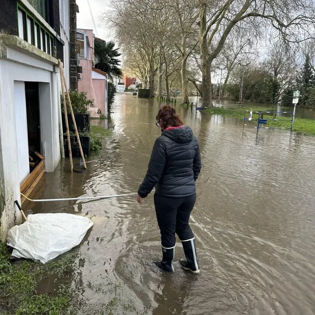 photo l’eau rentre dans les garages.  ©  ouest-france