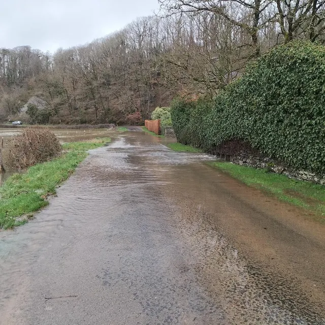 photo une route de l’abbaye hambye (manche) inondée vendredi 13 février 2026.  ©  cd50