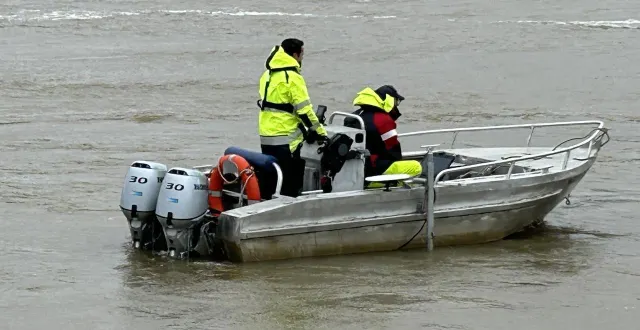 photo  sur le bateau, l’ordinateur de la dreal donne les indications mesurées par le radar, à hauteur de montjean-sur-loire (maine-et-loire).  &copy;  ouest-france 