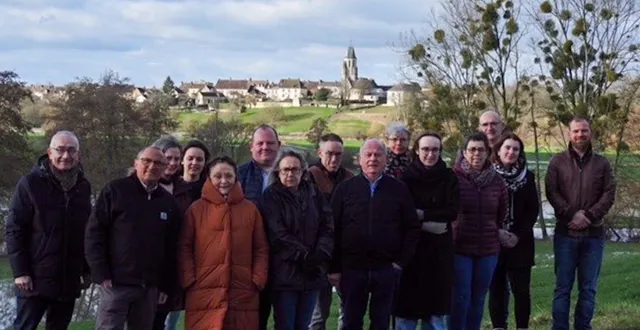 photo  claude aveline, actuel adjoint au maire à mauves-sur-huisne, présente sa liste pour les élections municipales 2026.  &copy;  fournie par la liste « agir ensemble pour dynamiser mauves-sur-huisne » 
