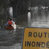photo  hugues vaulerin, maire depuis 2008, incite ses administrés à quitter leur domicile alors que la loire, en baisse ces dernières heures, doit atteindre 5,46 mètres ce dimanche soir. 