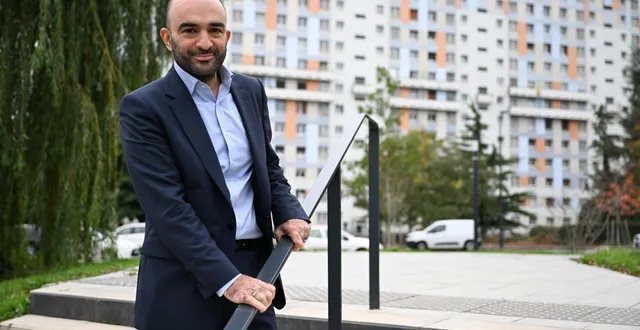 photo  député européen, conseiller régional, arash saeidi (lfi) est le candidat d’angers populaire pour les élections municipales à angers.  &copy;  co - josselin clair 
