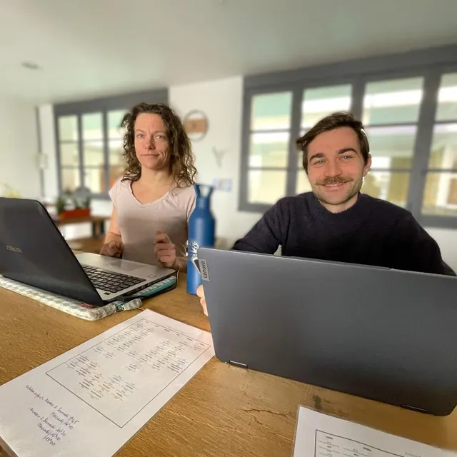photo charlotte prunet, cogérante de s’capad santé avec quentin, chargé de l’accueil : \\