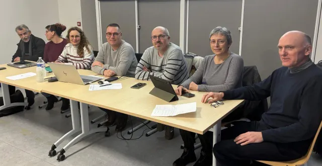 photo  le bureau présidé par bruno boulanger (au centre).  &copy;  ouest-france 