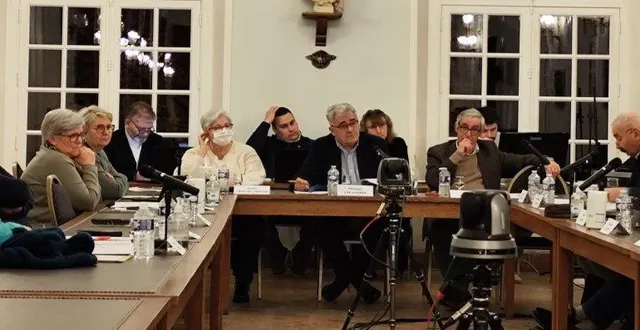 photo  lundi soir, c’était le dernier conseil municipal de la mandature de philippe van-hoorne.  &copy;  ouest-france 