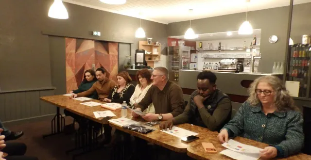 photo  le bureau recherche désespérément des membres pour compléter leur effectif.  &copy;  co 