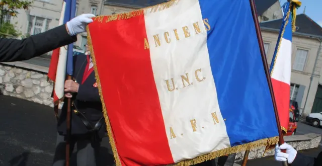 photo  henri monvoisin, l’actuel vice-président de la section de l’unc-afn fut le fondateur en 1961. huit ans plus tard, le drapeau fut remis officiellement à bruno desjonquères (décédé) qui en devint le premier président.  &copy;  co 