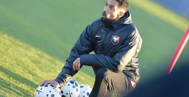 photo  gaël clichy, entraîneur du sm caen, est formel. une victoire contre sochaux permettrait aux siens de rester accroché au wagon en route pour la ligue 2.  &copy;  guillaume marie 