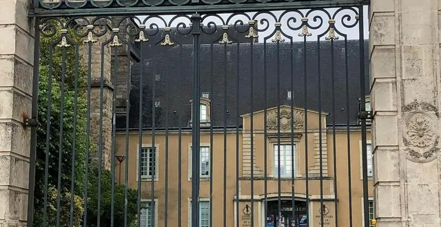 photo  la manifestation est prévue place aristide-briand, devant la préfecture.  &copy;  archives le maine libre 