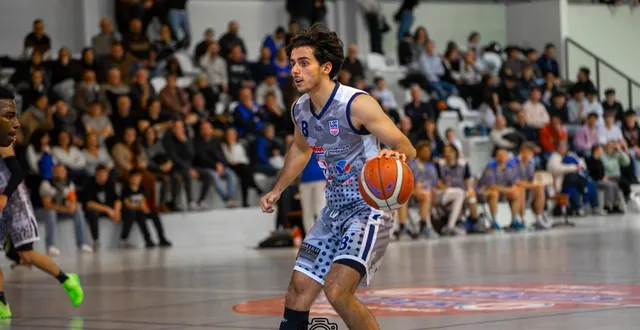 photo  jonathan ferré, joueur de luçon sainte-gemme en nationale 3 masculine.  &copy;  alexandre bonnaud 
