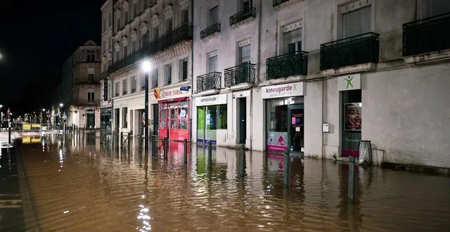 photo  angers, la place molière à 7 h ce vendredi.  &copy;  regine lemarchand - le courrier de l’ouest 