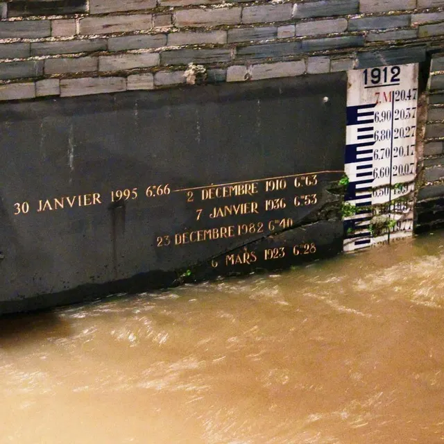 Angers, le 20 février 2026. À 7 heures, la Maine, au pont de Verdun, affiche une hauteur de près de 6,25 m. Photo CO - RÉGINE LEMARCHAND photo angers, le 20 février 2026. à 7 heures, la maine, au pont de verdun, affiche une hauteur de près de 6,25 m. © photo co - régine lemarchand