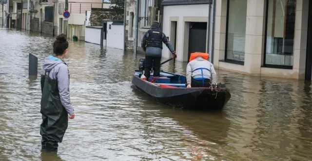 photo  à cheffes-sur-sarthe, de nombreux habitants ont évacué leur habitation ces derniers jours.  &copy;  co 