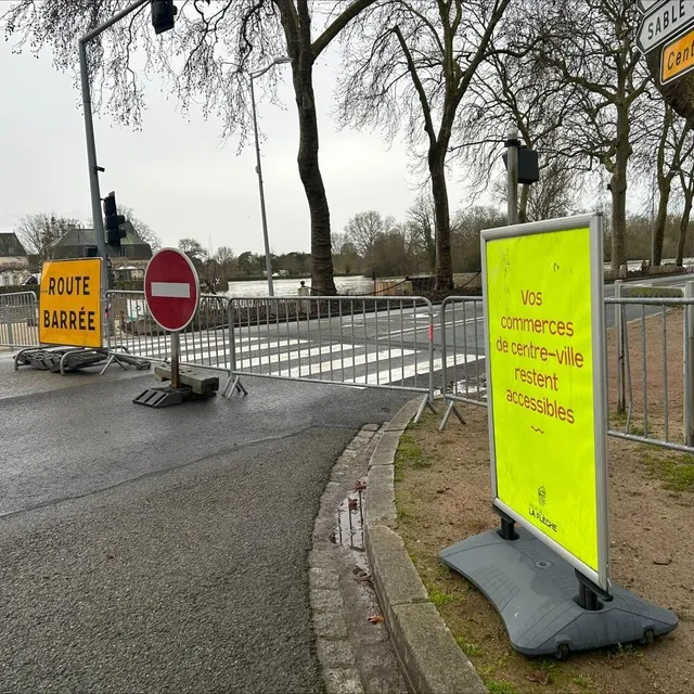 photo la fête foraine s’est réveillée les pieds dans l’eau ce vendredi 20 février 2026.  ©  ouest-france