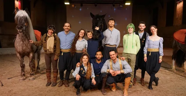 photo  les artistes de la compagnie oluna et du haras du pin à l’issue d’une représentation d’itran.  &copy;  ouest-france 