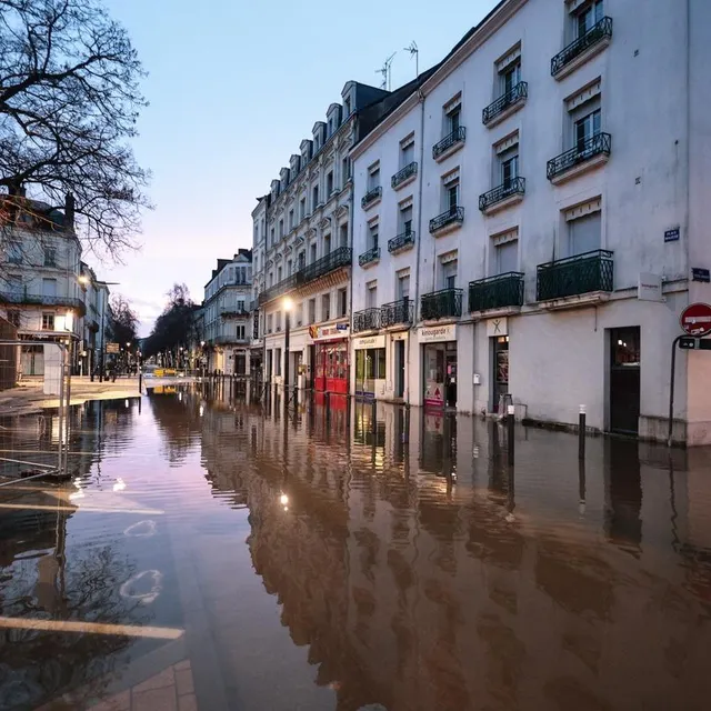 photo angers, vendredi 20 février 2026. la place molière voit l’eau continuer à gagner du terrain.  ©  co-regine lemarchand
