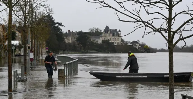 photo  les habitants de l’île de chalonnes doivent quitter leur maison. une décision prise également à cheffes.  &copy;  laurent combet - le courrier de l’ouest 
