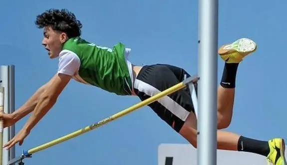 photo  l’athlète de l’eaco, clément esnault, participera à ses premiers championnats de france samedi 21 février 2026.  &copy;  jérôme lagunegrand 
