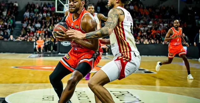 photo  quelques jours après un succès en quart de finale de la coupe de france contre strasbourg, wilfried yeguete et le msb attaquent la défense de leur titre à la leaders cup contre nanterre.  &copy;  photo le maine libre - yvon loué 